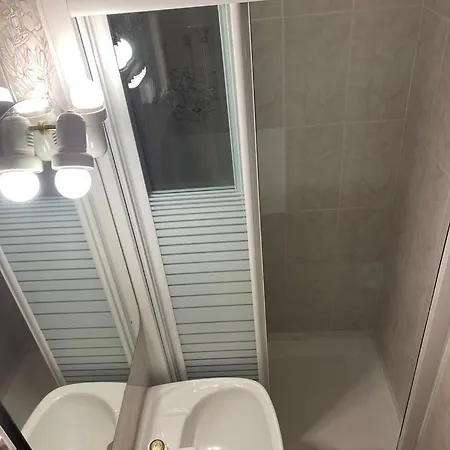 Bright 1br Flat - Private Terrace - Metro & Appartement Badalona